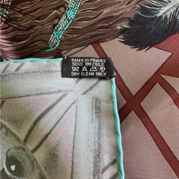 Hermes Silk Carre Scarf "Cosmogonie Apache" by Antoine Tzapoff - NEW IN BOX - Picture 13 of 13